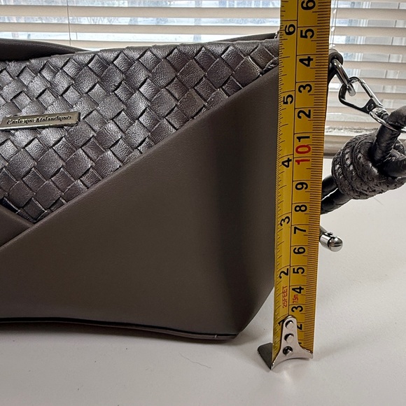 NWT Catherine Malandrino Taupe/Beige Crossbody Bag/ Silver/Metallic Panel - Picture 7 of 8